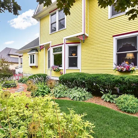 Harrison House Bed & Breakfast